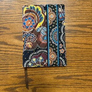 Vera Bradley Kensington Paisley Book Cover NWT Retired Pattern
